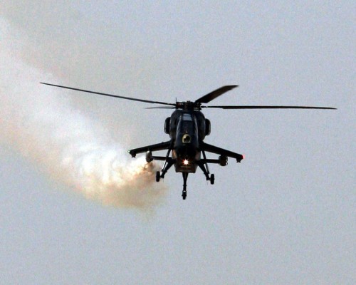 Máy bay trực thăng vũ trang LCH Ấn Độ tham diễn